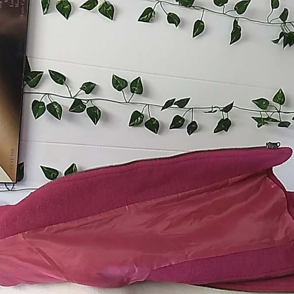 Luii ZIP FRONT FUSCHIA PONCHO SZ S FROM FOXWOOD RESORT/CASINO - Picture 11 of 14